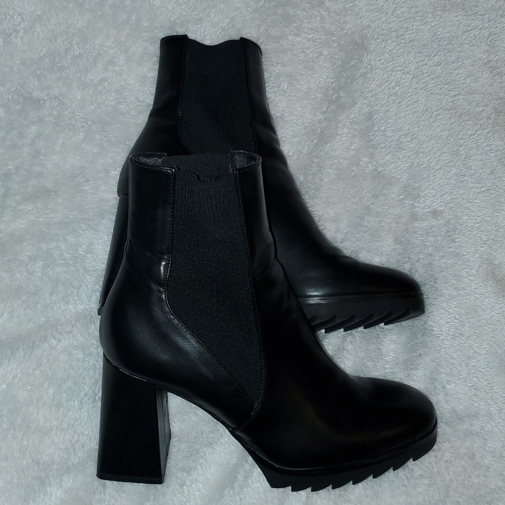 STRADIVARIUS Platform Heeled Boot Size 40